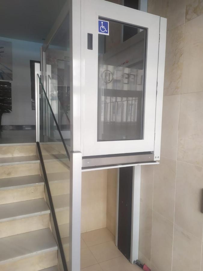 Апартаменты Amplio Piso En Centro De Торре-дель-Мар Экстерьер фото